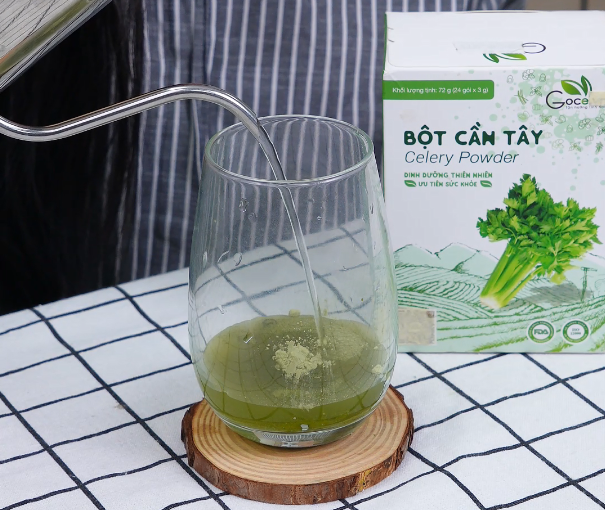 Bận Rộn, Lười Ăn Rau? Bột Cần Tây Giúp Bạn Giữ Dáng