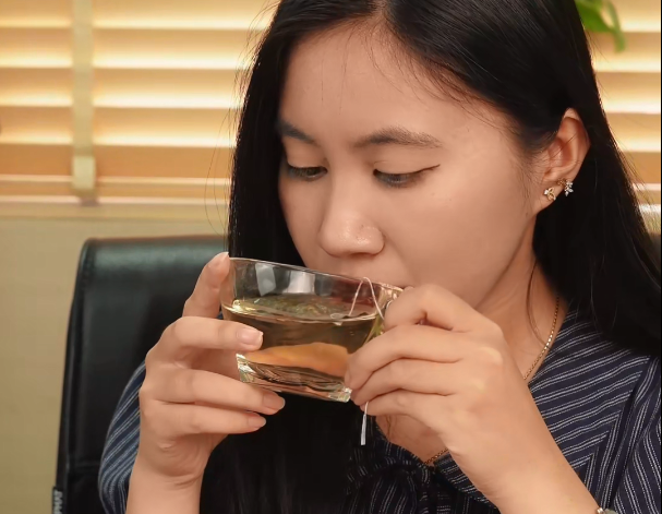 Trà Lá Sen – Người Bạn Đồng Hành Cho Giấc Ngủ Ngon