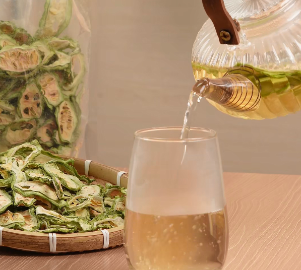 Uống Khổ Qua Sấy Khô Cho Cơ Thể Nhẹ Nhàng Hơn