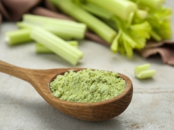 10 Lý Do Bạn Nên Uống Bột Cần Tây Mỗi Ngày