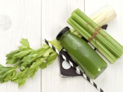 4 công thức uống bột cần tây giảm cân và đẹp da