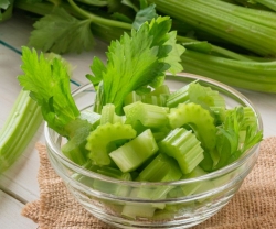 5 Lợi Ích Sức Khỏe Của Cần Tây Cho Người Cao Tuổi