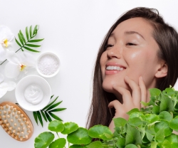 Bí Quyết Làm Đẹp Tự Nhiên Của Sao Hàn Từ Rau Má Và Diếp Cá