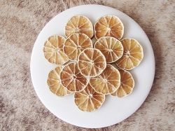 Chanh sấy khô giúp detox cơ thể an toàn và hiệu quả