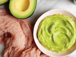 Đắp mặt nạ bơ có tác dụng gì?