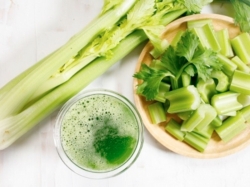 Siêu lợi ích từ nước cần tây và cách uống đúng